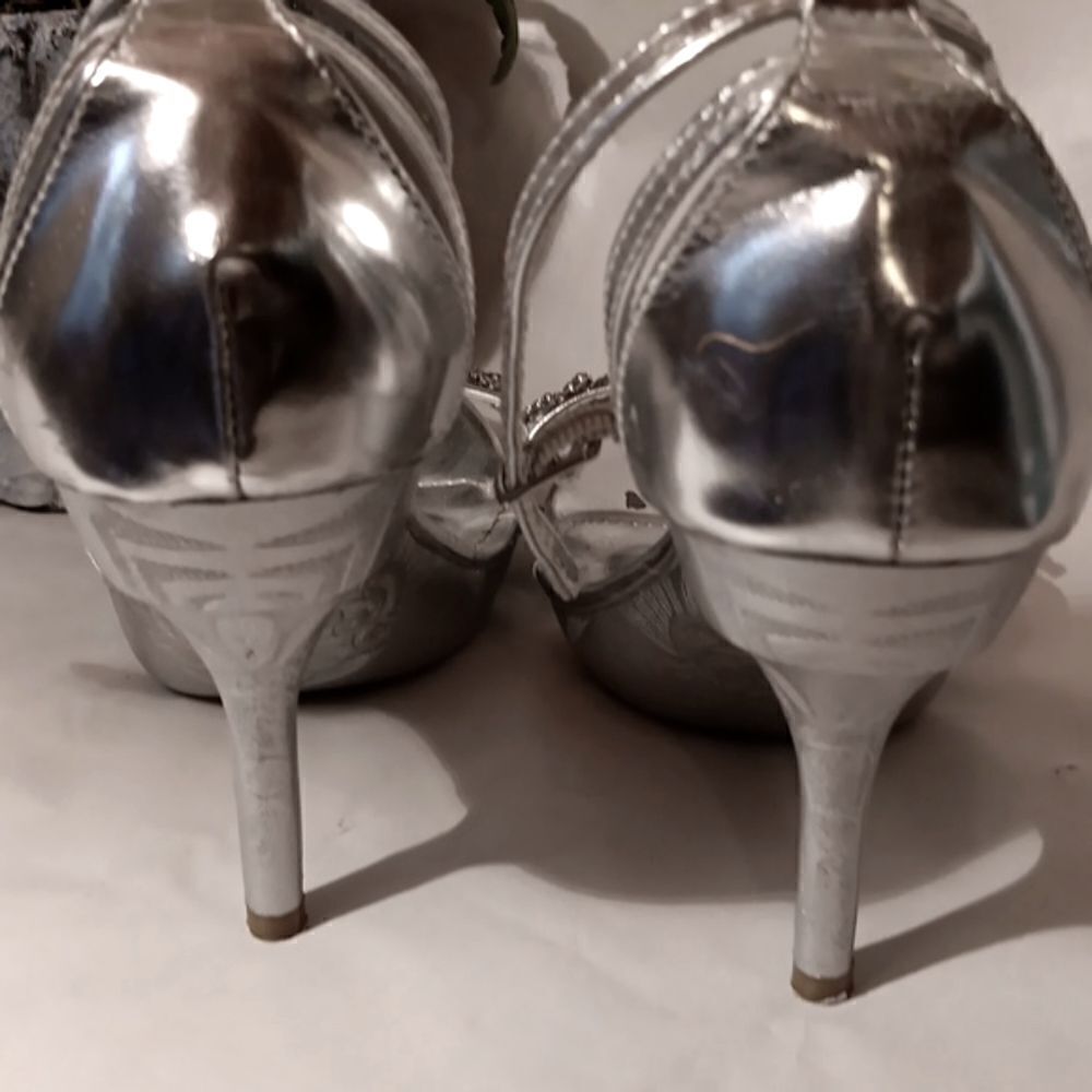 TOP Moda Silver Heels - Picture 9 of 12